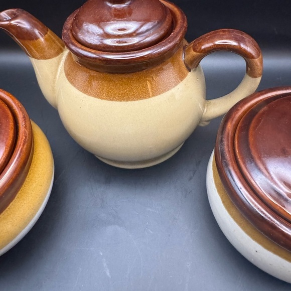 Vintage Brown and Tan Teapot And Two Bowls With Handles And Lids Stoneware Set - Picture 3 of 14